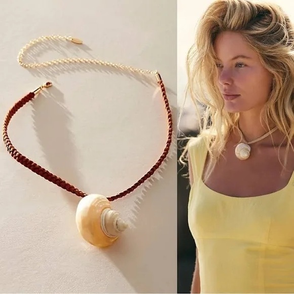 Free People Jewelry - Free People Sara Shell Choker Necklace